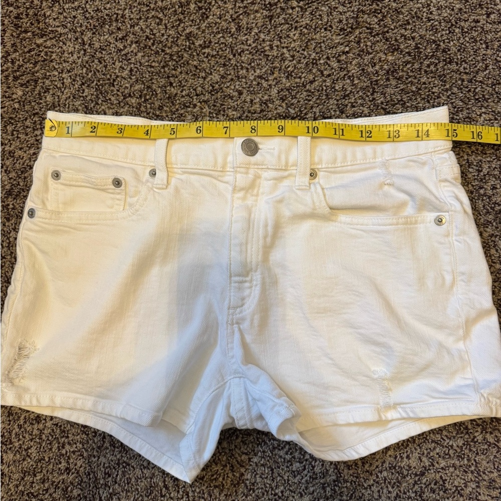 Gap 1969 white slim denim shorts, size 28, 2/3 inches inseam - Picture 11 of 12
